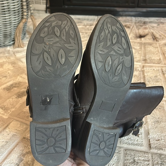 Tall boots - Picture 7 of 8